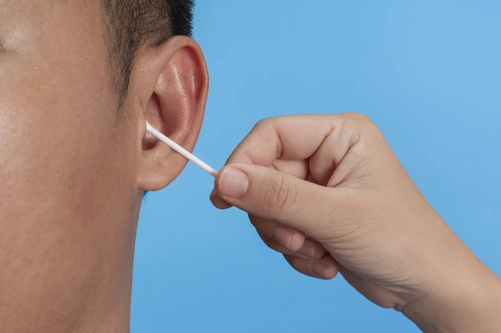 Limpieza de Oídos: ¿Debo usar cotonitos o acudir con el especialista?