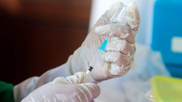 Reanudación de ensayos clínicos de la vacuna contra el COVID-19