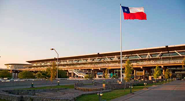 Apertura del Aeropuerto Internacional de Santiago