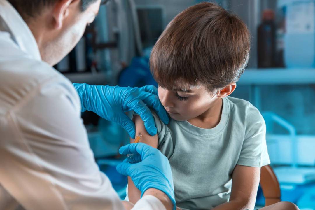 Lo pedido se logró: se planea comenzar a vacunar a los menores