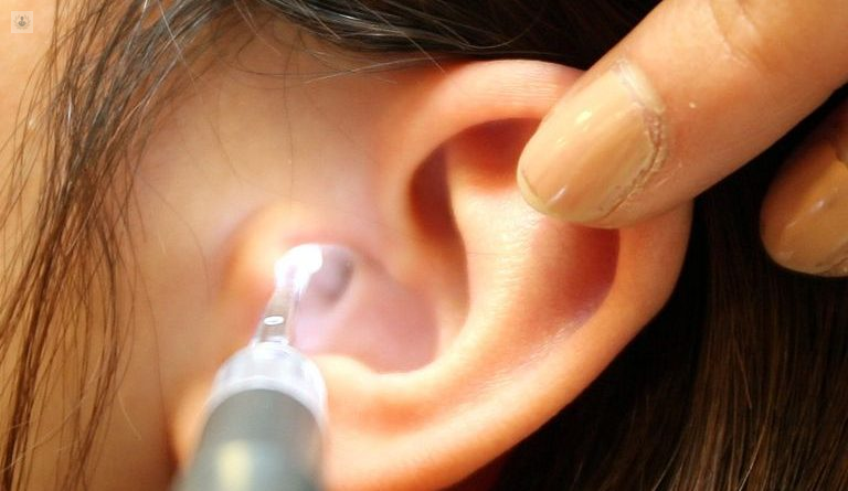 Tapones de Cera: Cómo y por qué se forman en el oído