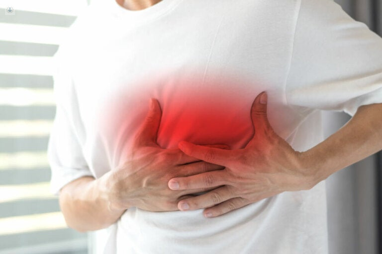 Dolor de pecho y espalda: causas y cuándo ver a un médico